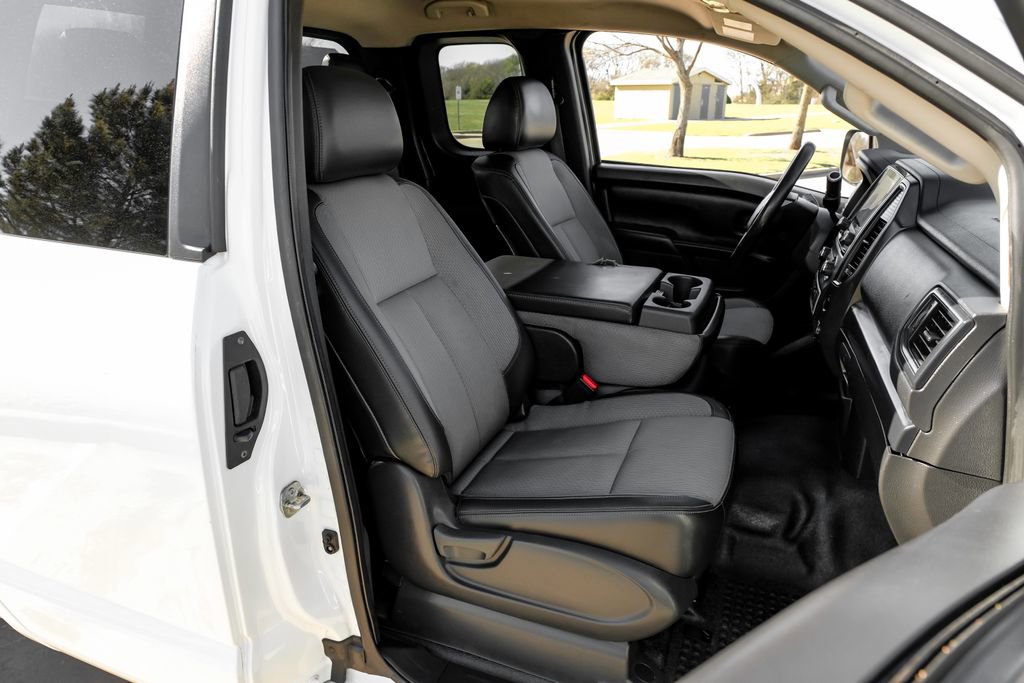 Used 2021 Nissan Titan S image 35