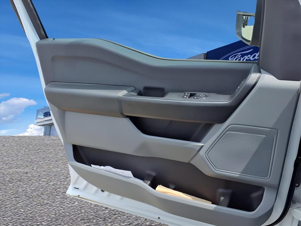 New 2024 Ford F550 4x4 Regular Cab Super Duty image 13