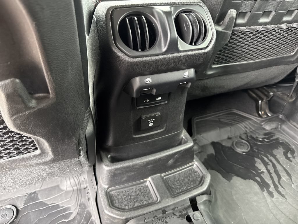 Used 2018 Jeep Wrangler Unlimited Rubicon AWD/4WD image 25