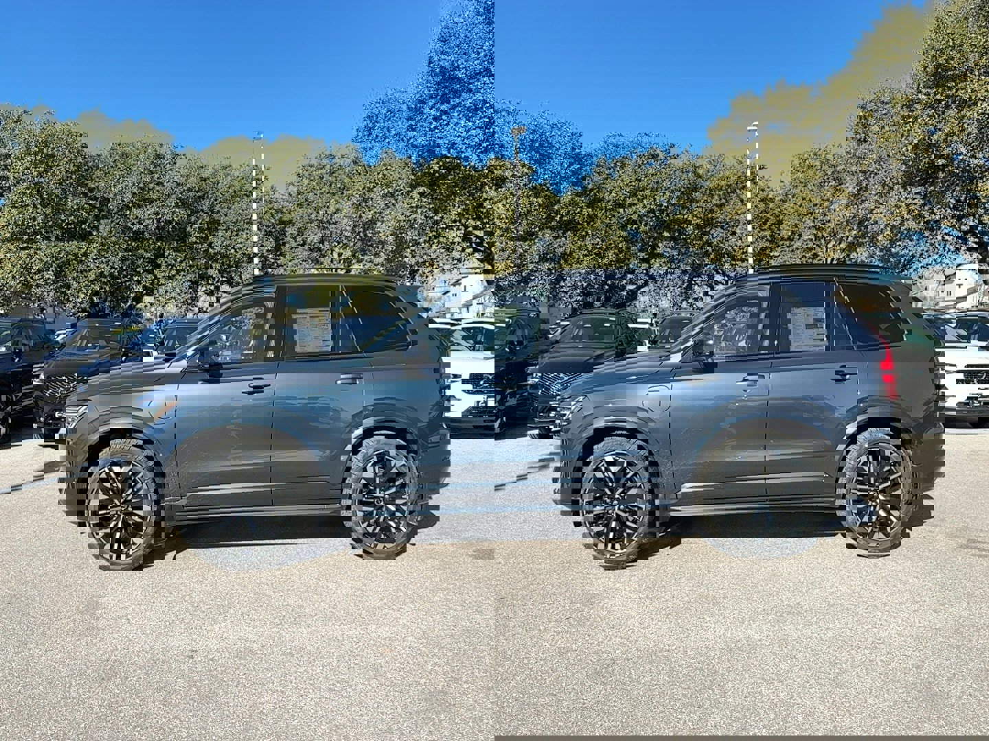 New 2026 Volvo XC90 T8 Ultra w/ Lounge Package image 3