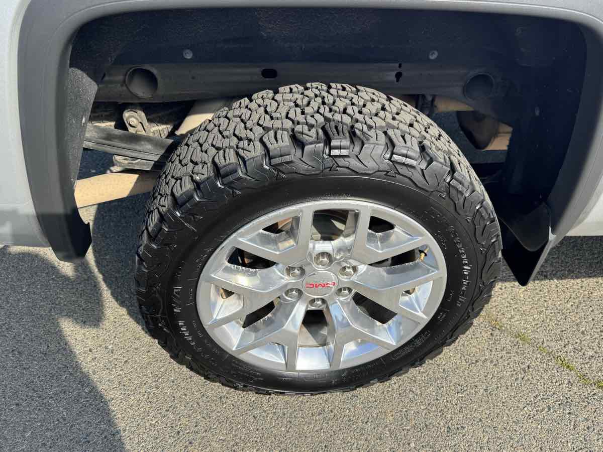 Used 2018 GMC Sierra 1500 SLT w/ SLT Premium Package image 39