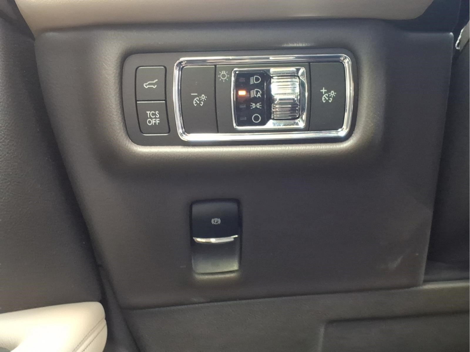 Used 2023 Lincoln Nautilus Reserve FWD image 18