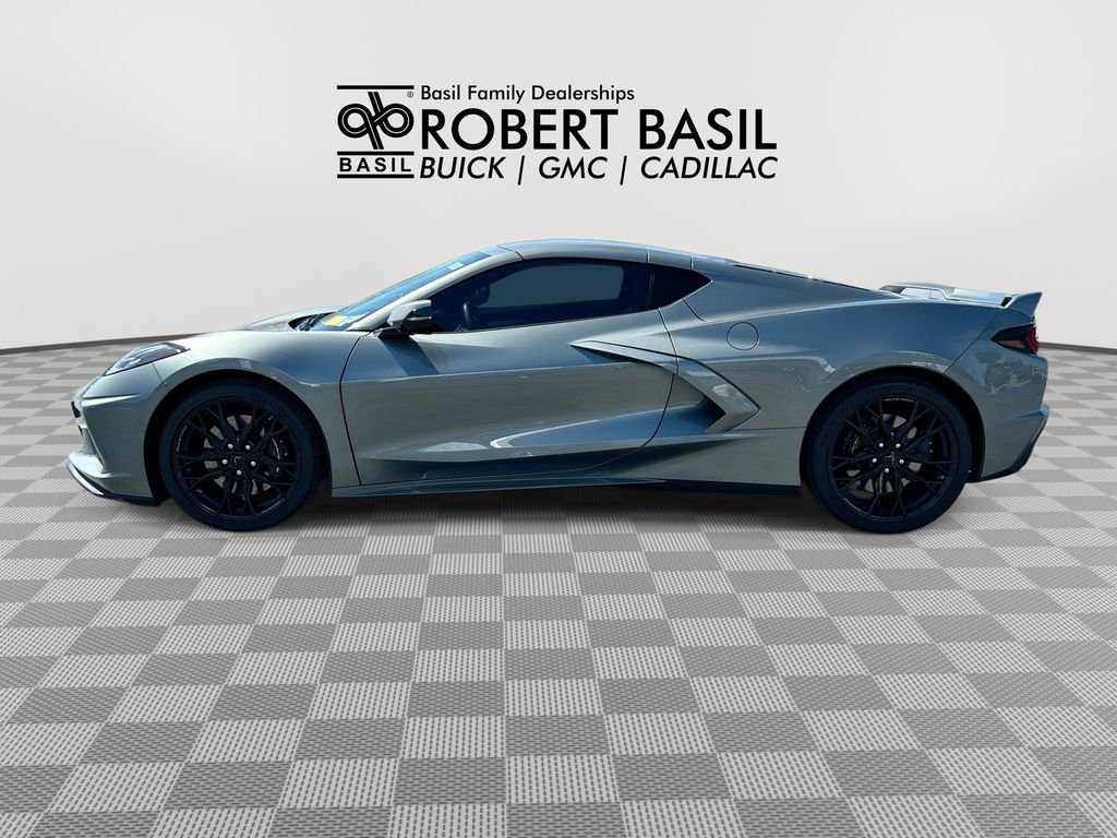 Used 2024 Chevrolet Corvette Stingray Preferred Cpe w/ Z51 Performance Package RWD image 5