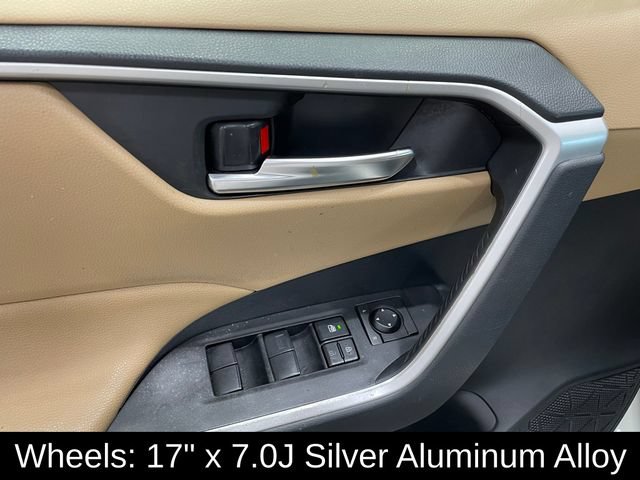 Used 2019 Toyota RAV4 XLE AWD/4WD image 18