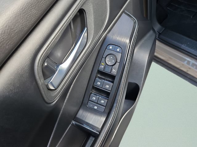 Used 2025 Nissan Rogue SV AWD/4WD image 23