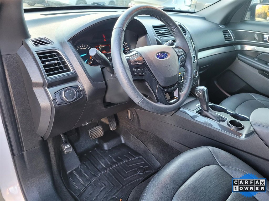 Used 2018 Ford Explorer XLT image 19