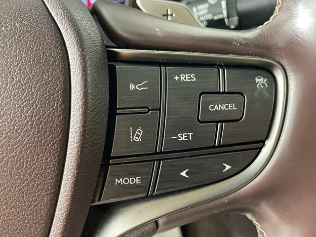 Used 2018 Lexus LS 500 w/ Accessory Package (Z2) RWD image 12