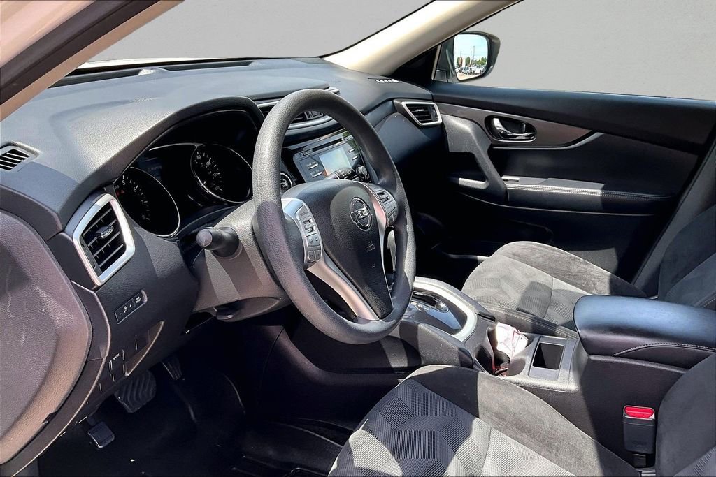 Used 2015 Nissan Rogue SV FWD image 17