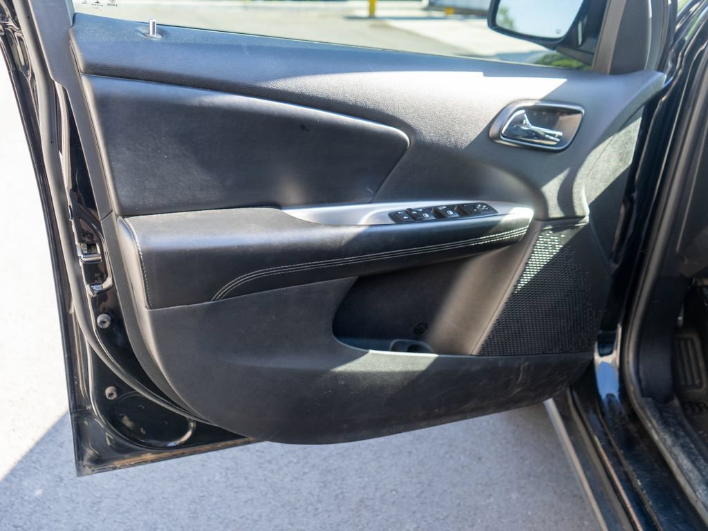 Used 2015 Dodge Journey SXT w/ Flexible Seating Group FWD image 23