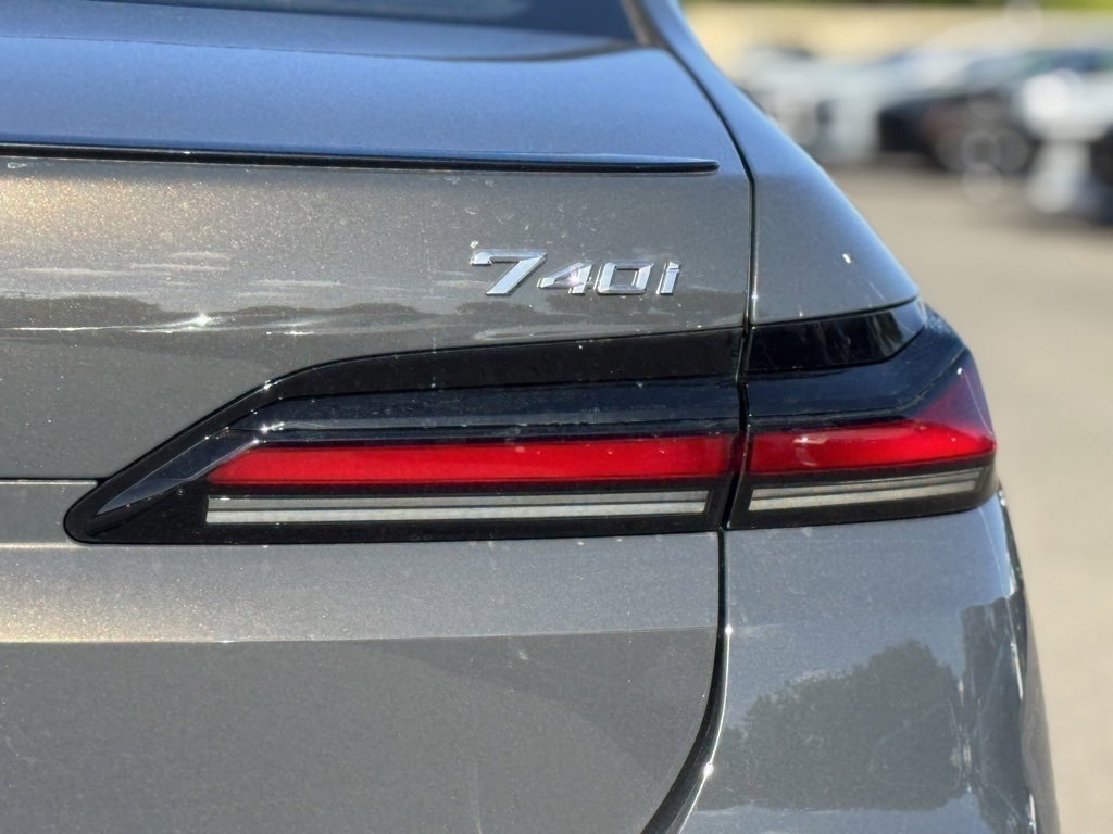 New 2026 BMW 740i image 13
