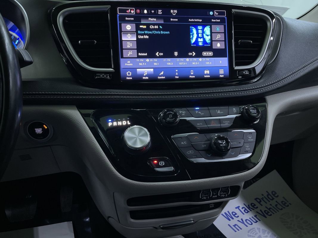 Used 2022 Chrysler Pacifica Touring-L w/ Uconnect Theater Family Group image 22