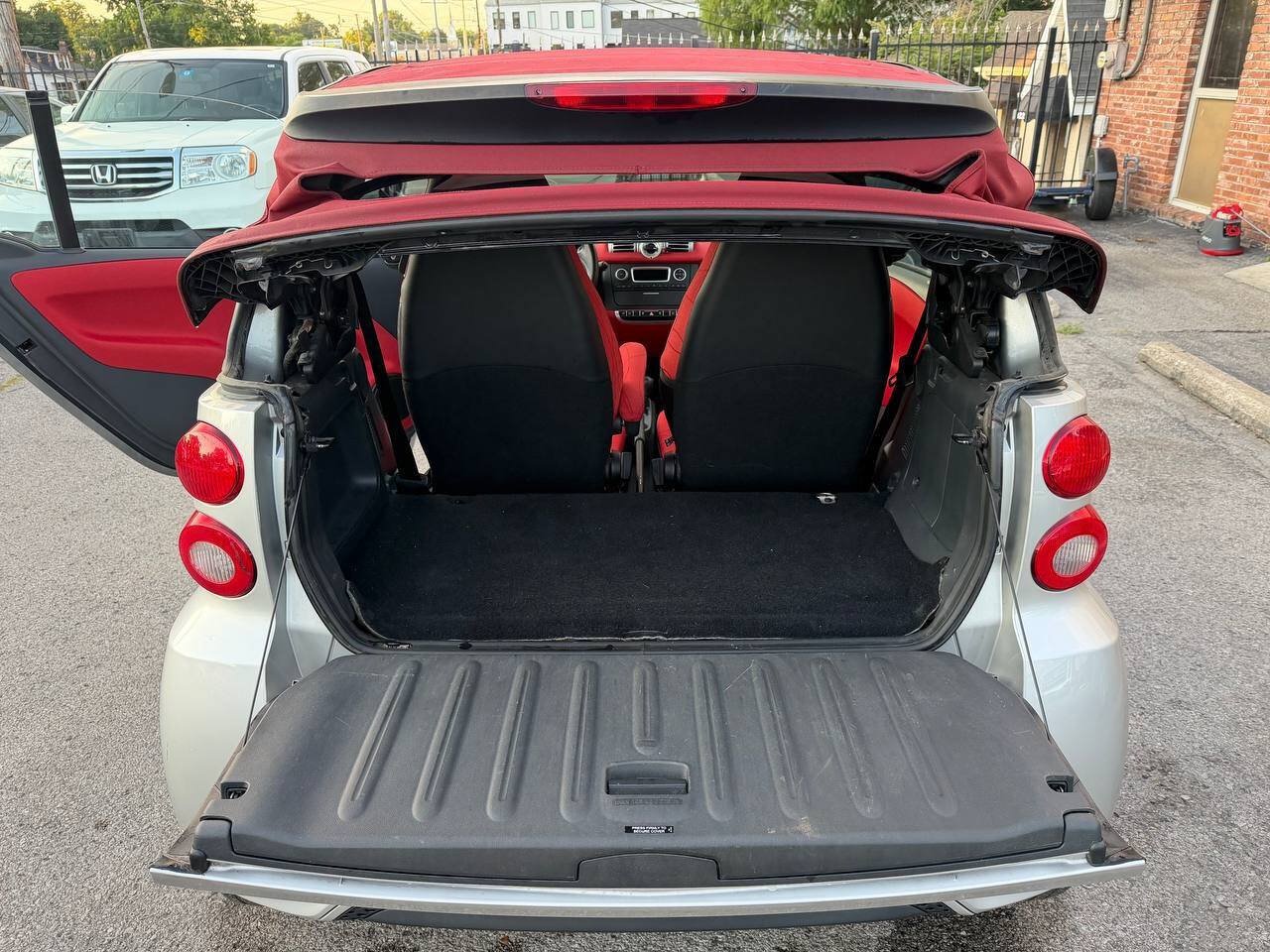 Used 2013 smart fortwo passion RWD image 11