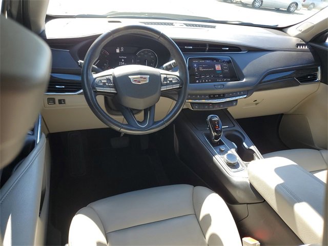 Certified 2022 Cadillac XT4 Premium Luxury w/ Enhanced Visibility Package image 9