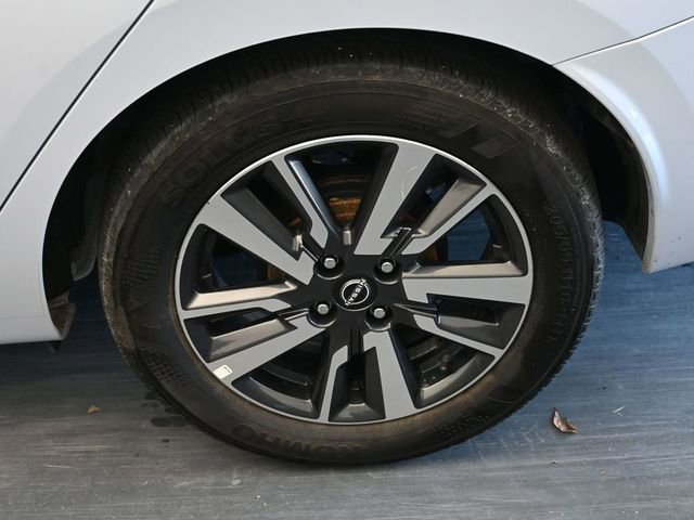 Used 2025 Nissan Versa SV image 13