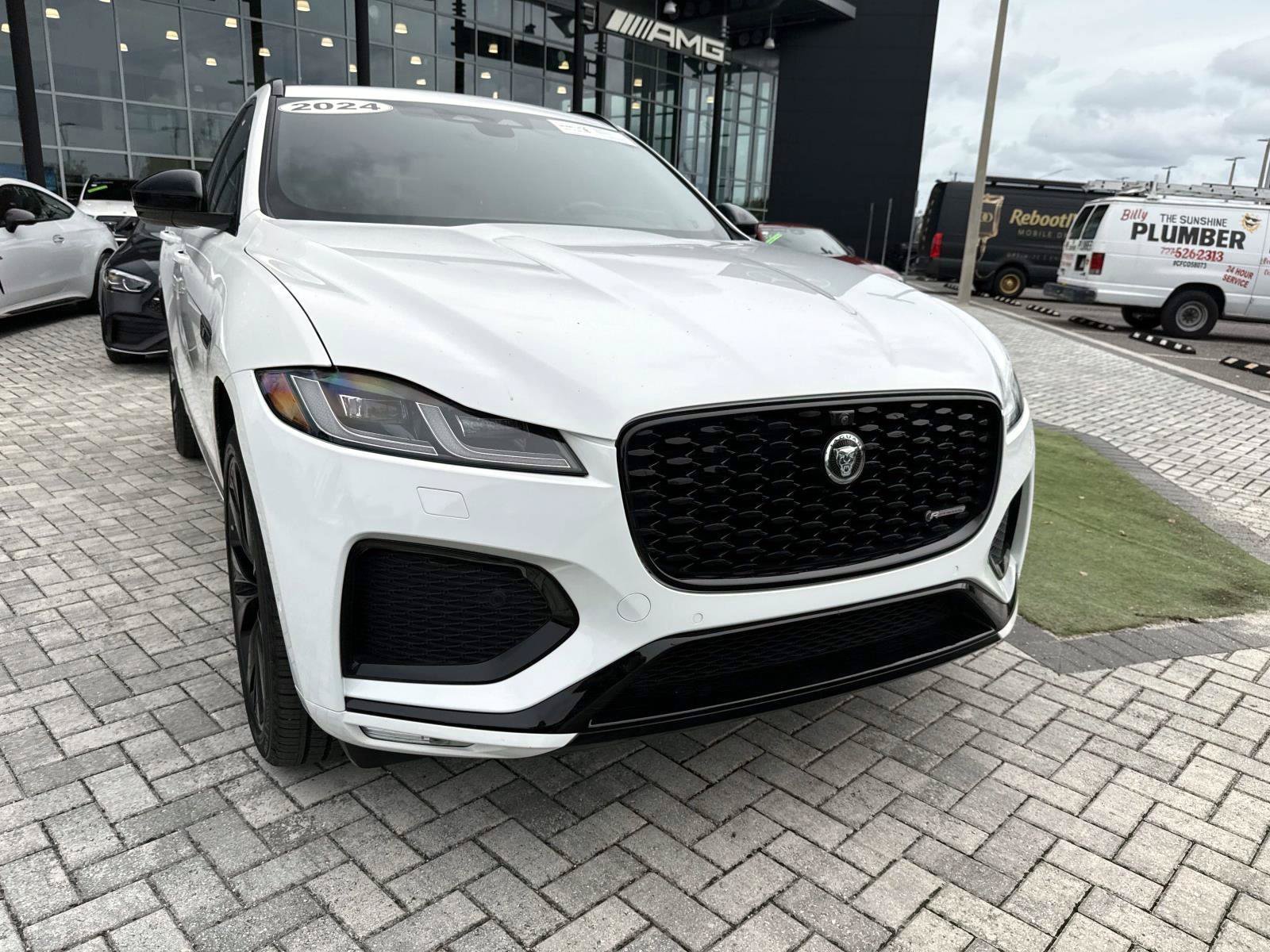 Used 2024 Jaguar F-PACE R-Dynamic S AWD/4WD image 8