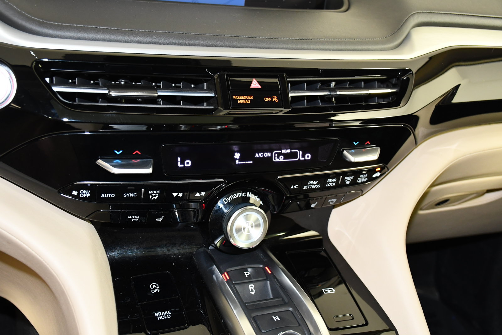 Certified 2024 Acura MDX SH-AWD w/ Technology Package image 28