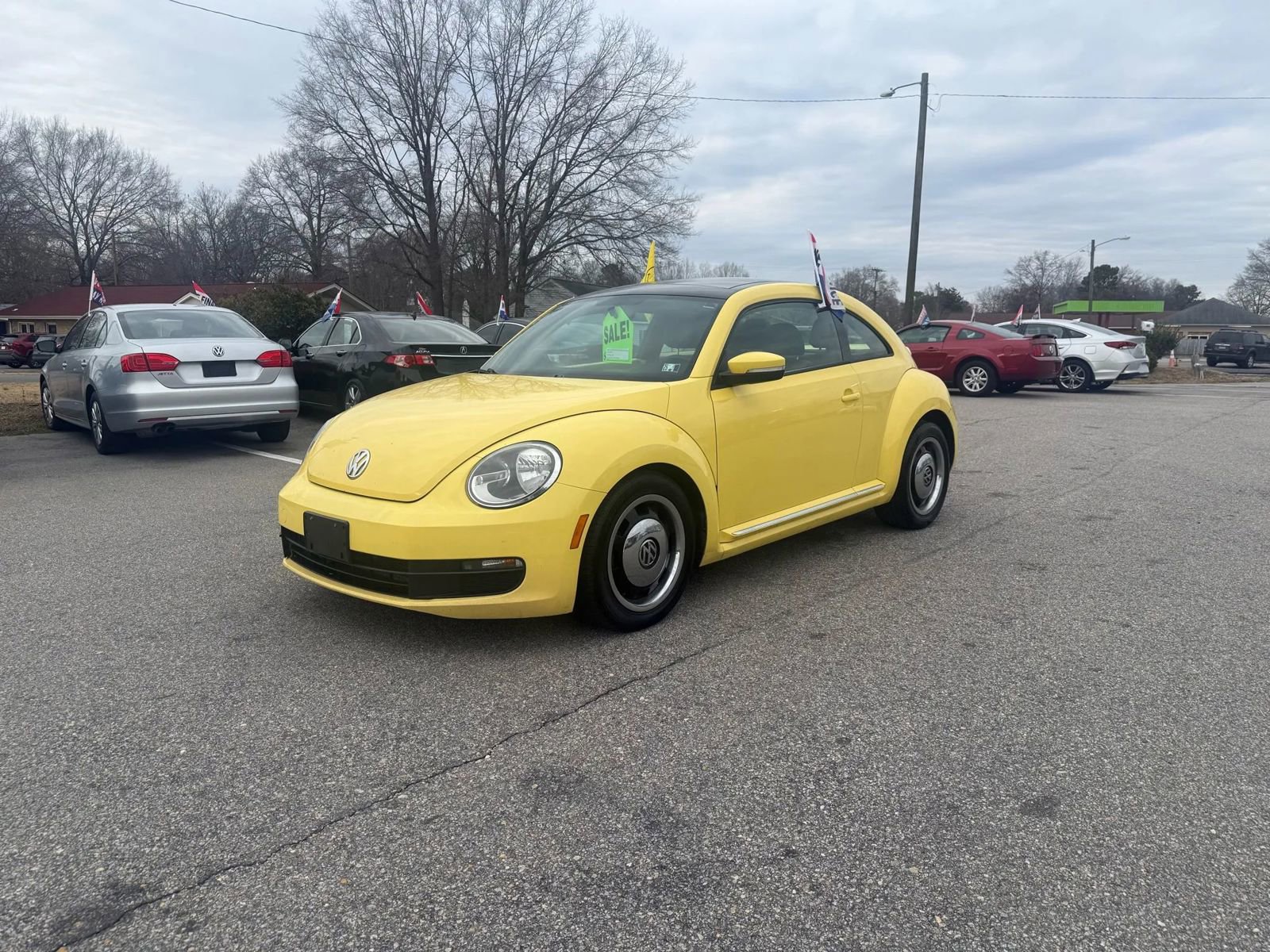 Used 2013 Volkswagen Beetle 2.5 image 1