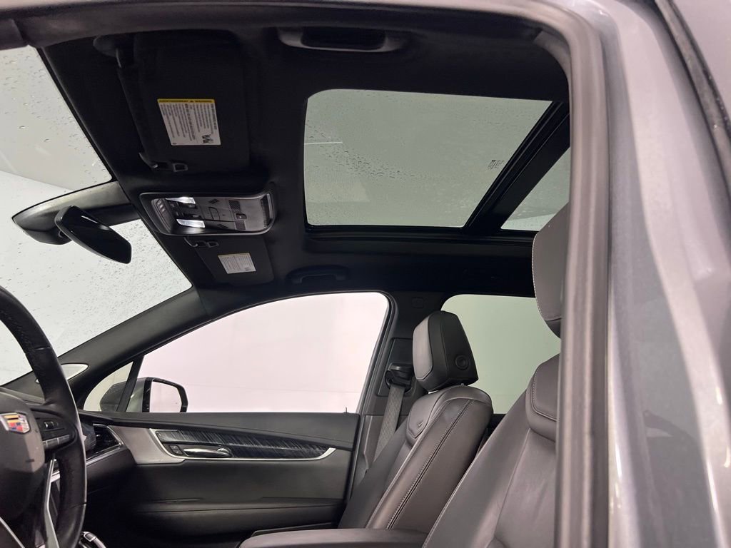 Used 2025 Cadillac XT6 Premium Luxury image 22