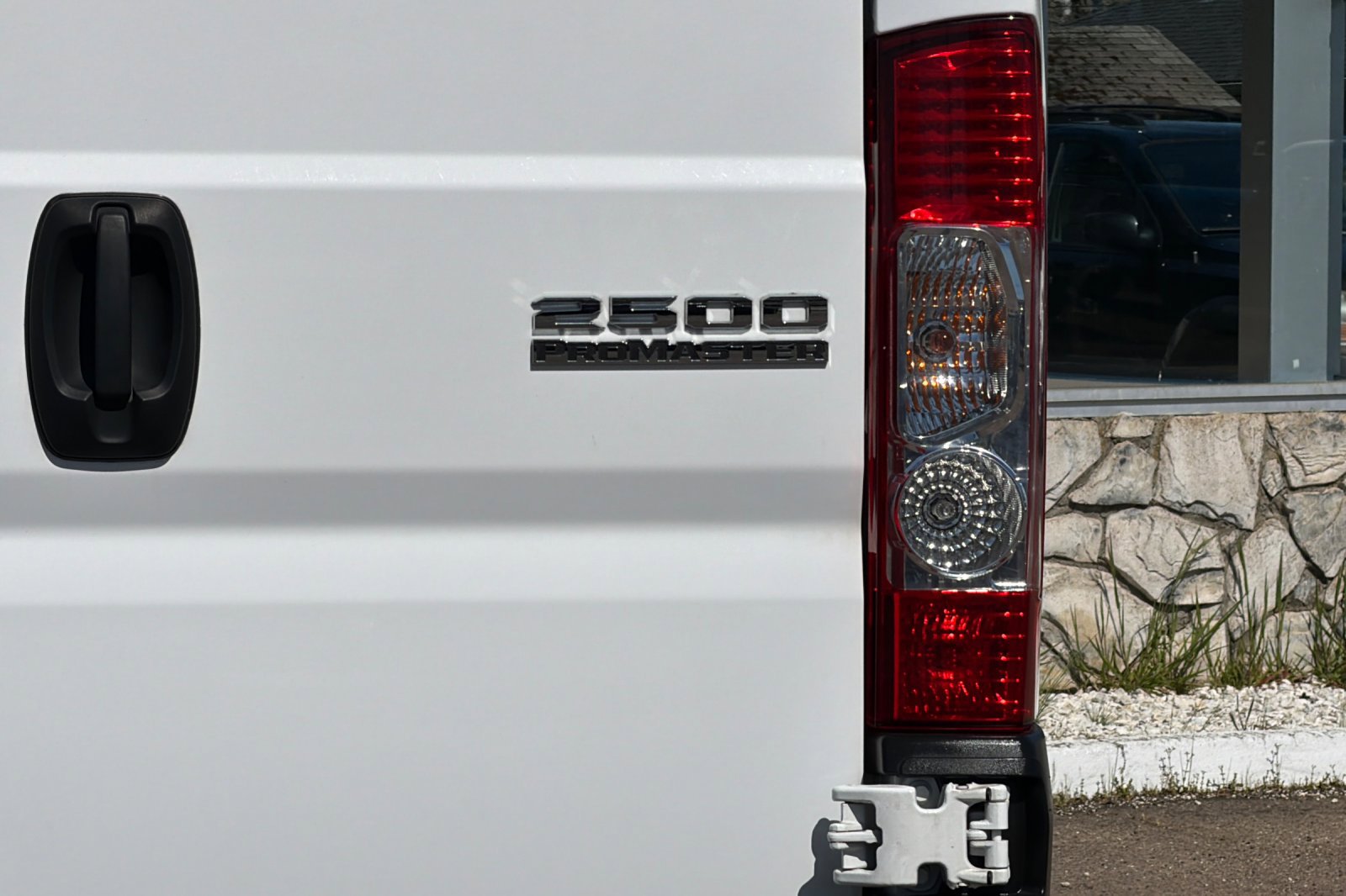 Used 2025 RAM ProMaster 2500 w/ Convenience Group FWD image 8