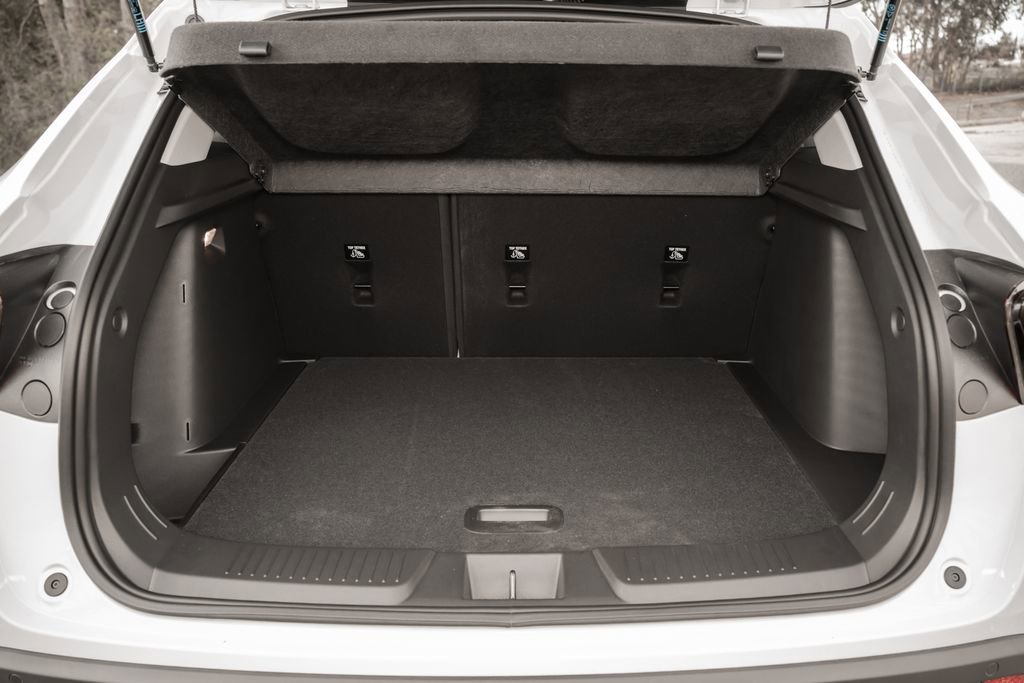 New 2026 Chevrolet Trax LT w/ Driver Confidence Package FWD image 33