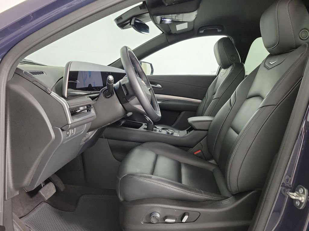 Certified 2025 Cadillac XT4 Premium Luxury image 16