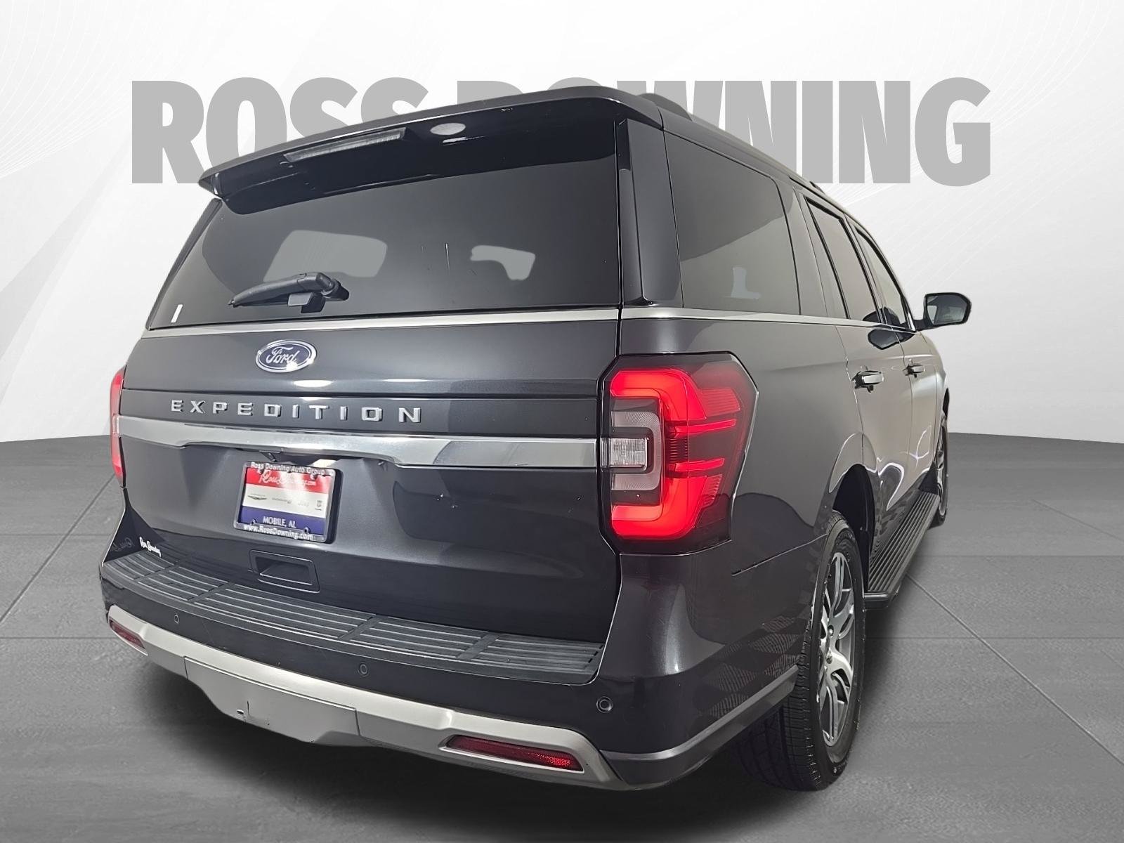 Used 2024 Ford Expedition Limited RWD image 4