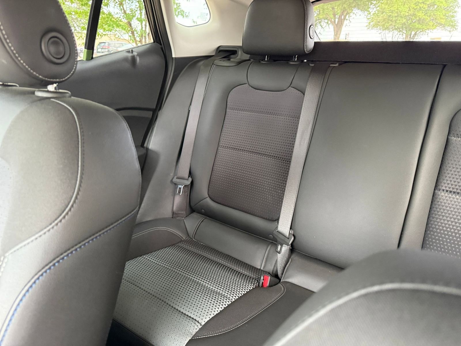 Used 2025 Chevrolet Trax LT image 39