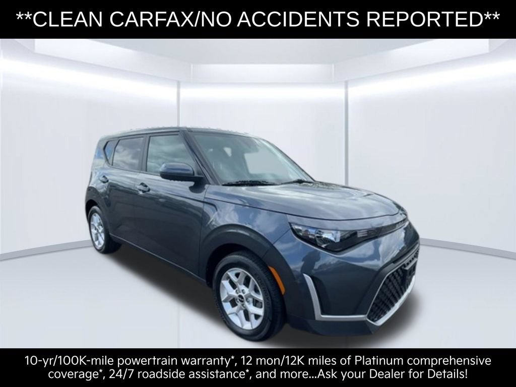 Certified 2023 Kia Soul S FWD image 2