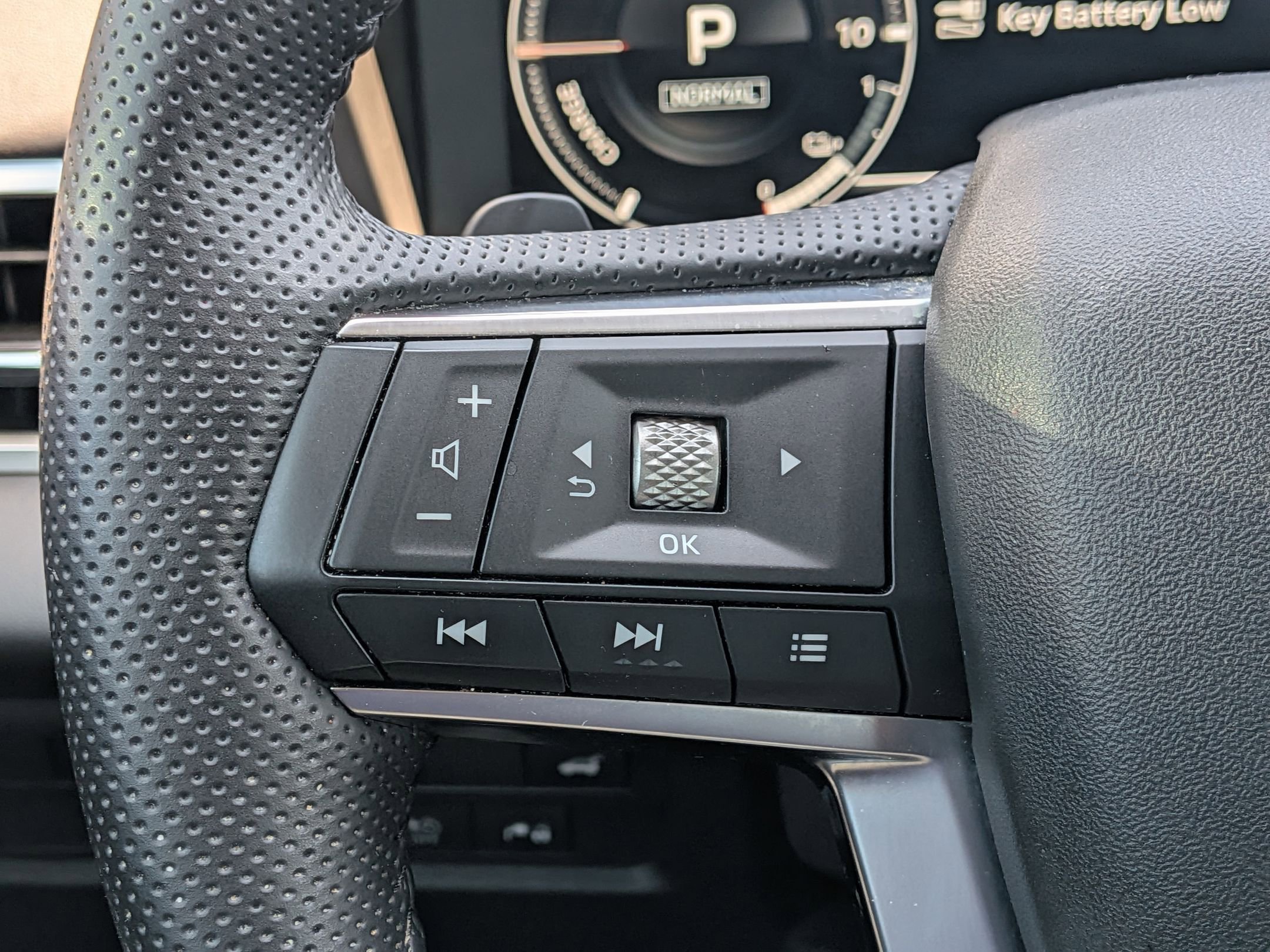 Used 2023 Mitsubishi Outlander SE image 18