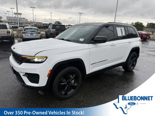 Used 2023 Jeep Grand Cherokee Altitude image 1