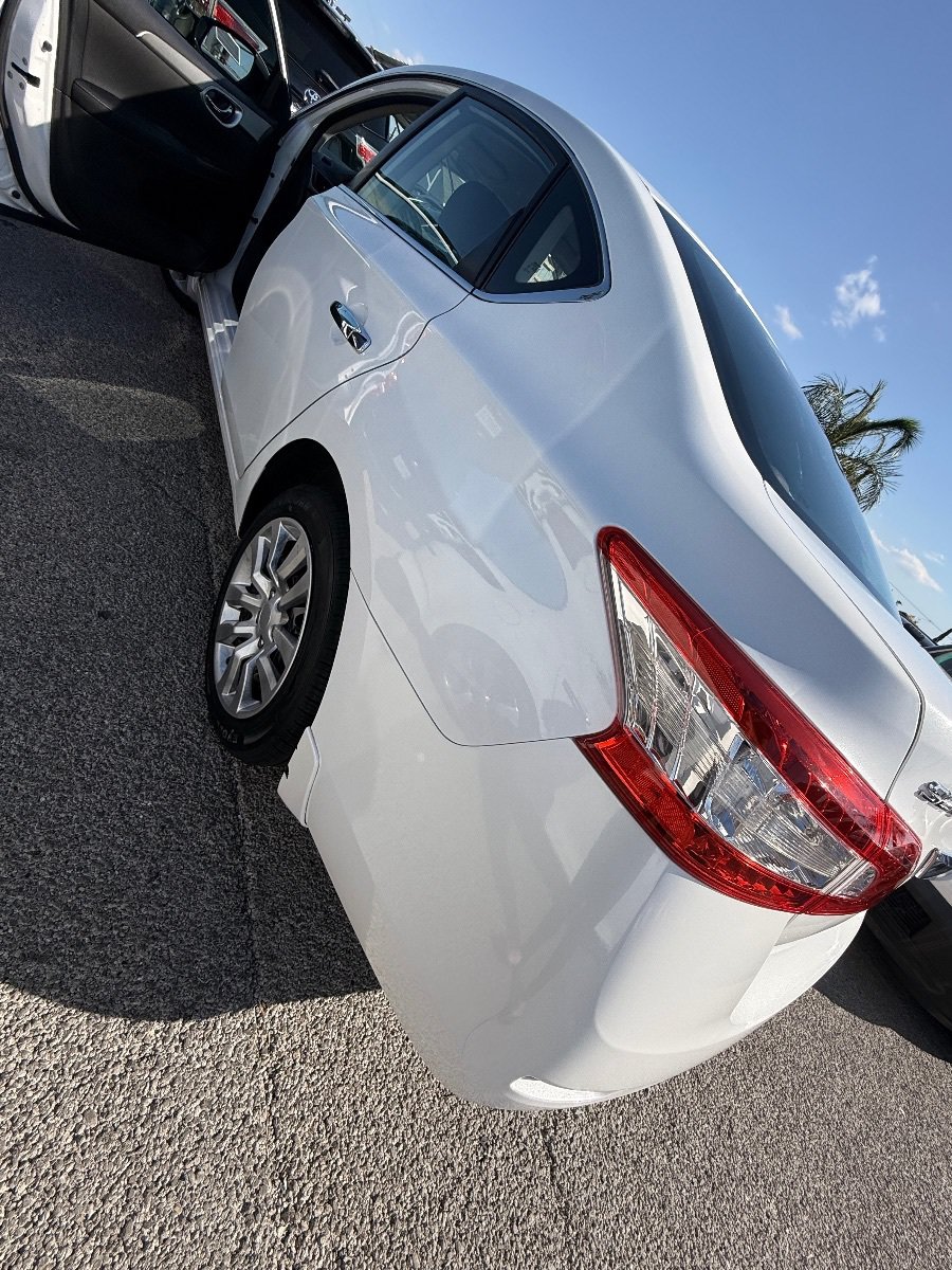 Used 2011 Nissan Sentra 2.0 SR FWD image 10