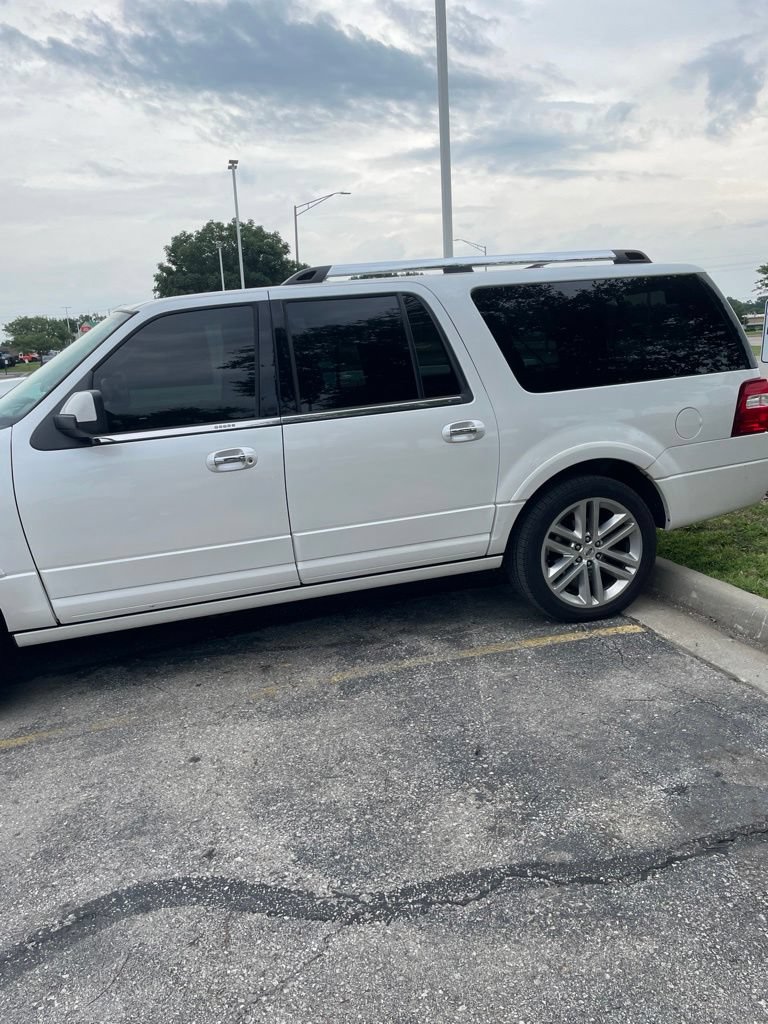 Used 2017 Ford Expedition EL Limited w/ Equipment Group 301A AWD/4WD image 11