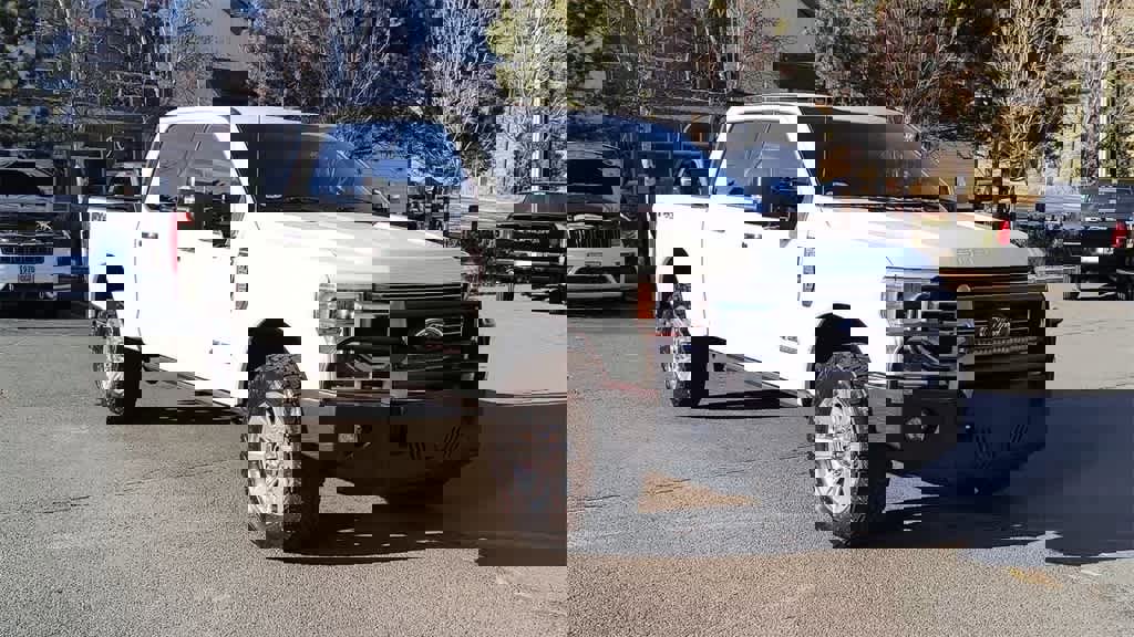 Used 2022 Ford F350 Platinum w/ FX4 Off-Road Package image 3