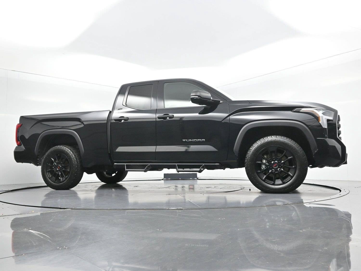 Used 2023 Toyota Tundra SR5 AWD/4WD image 40