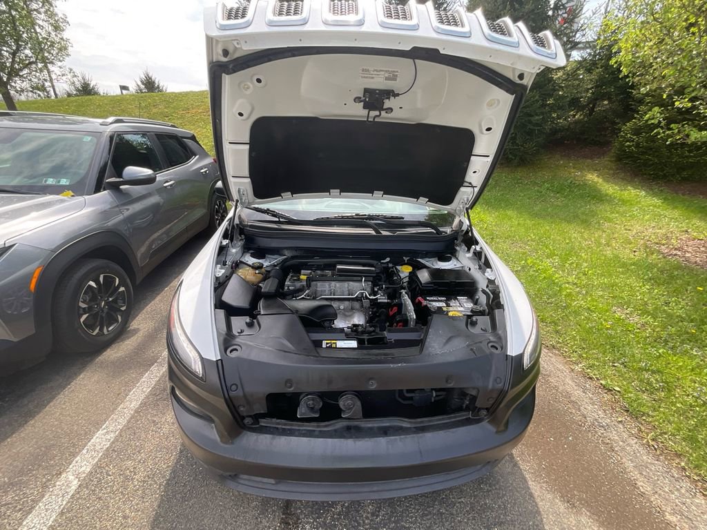 Used 2015 Jeep Cherokee Sport FWD image 26