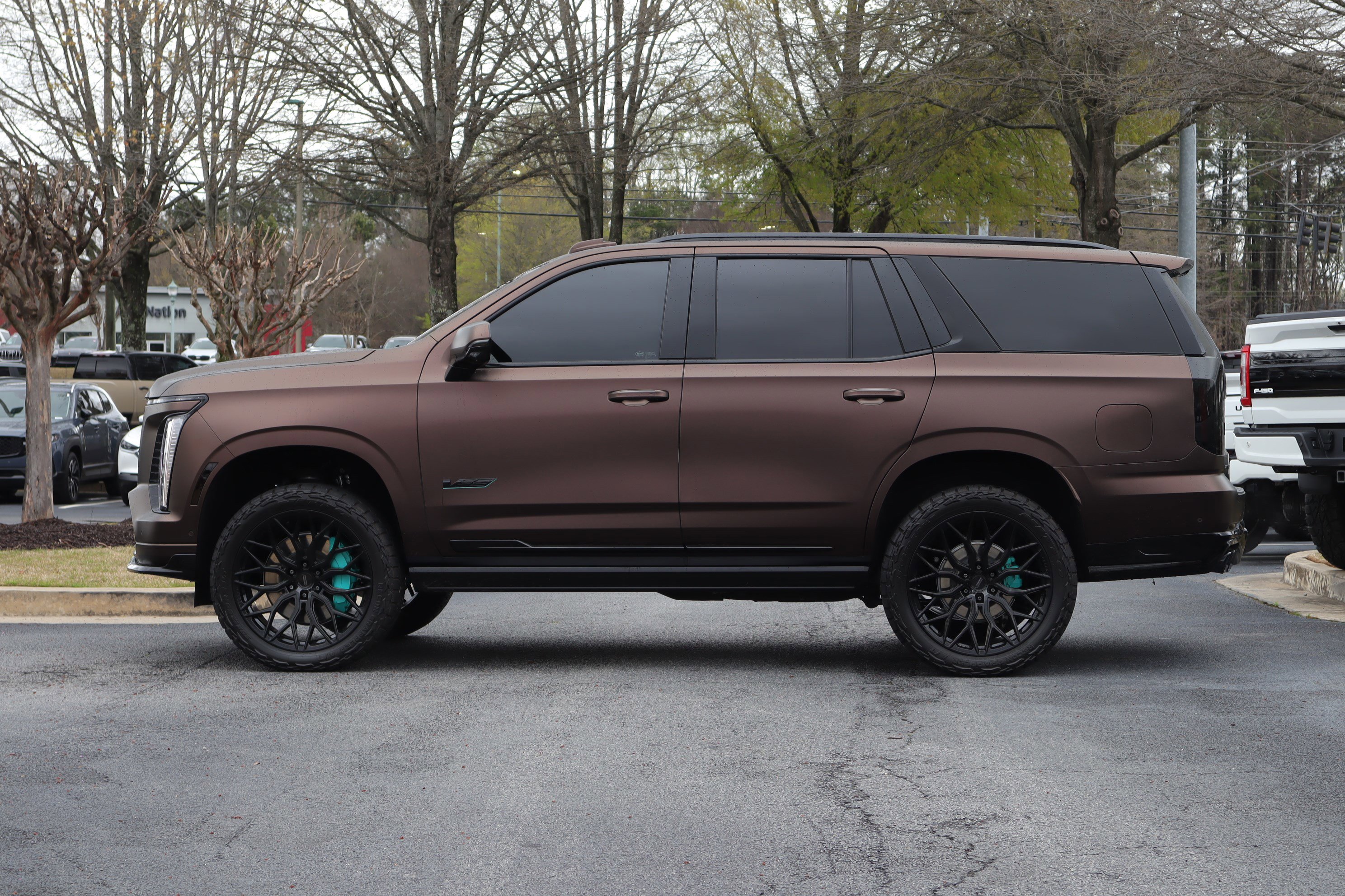 Used 2025 Cadillac Escalade V w/ LPO, ONYX Package image 5