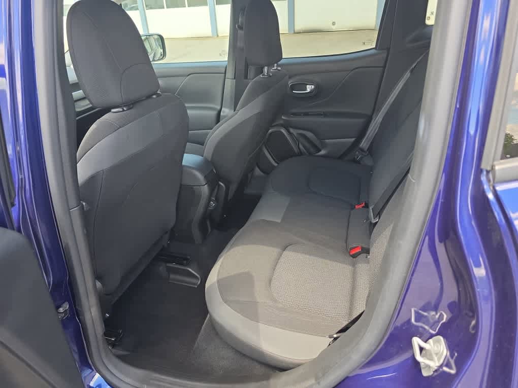 Used 2020 Jeep Renegade Altitude AWD/4WD image 10