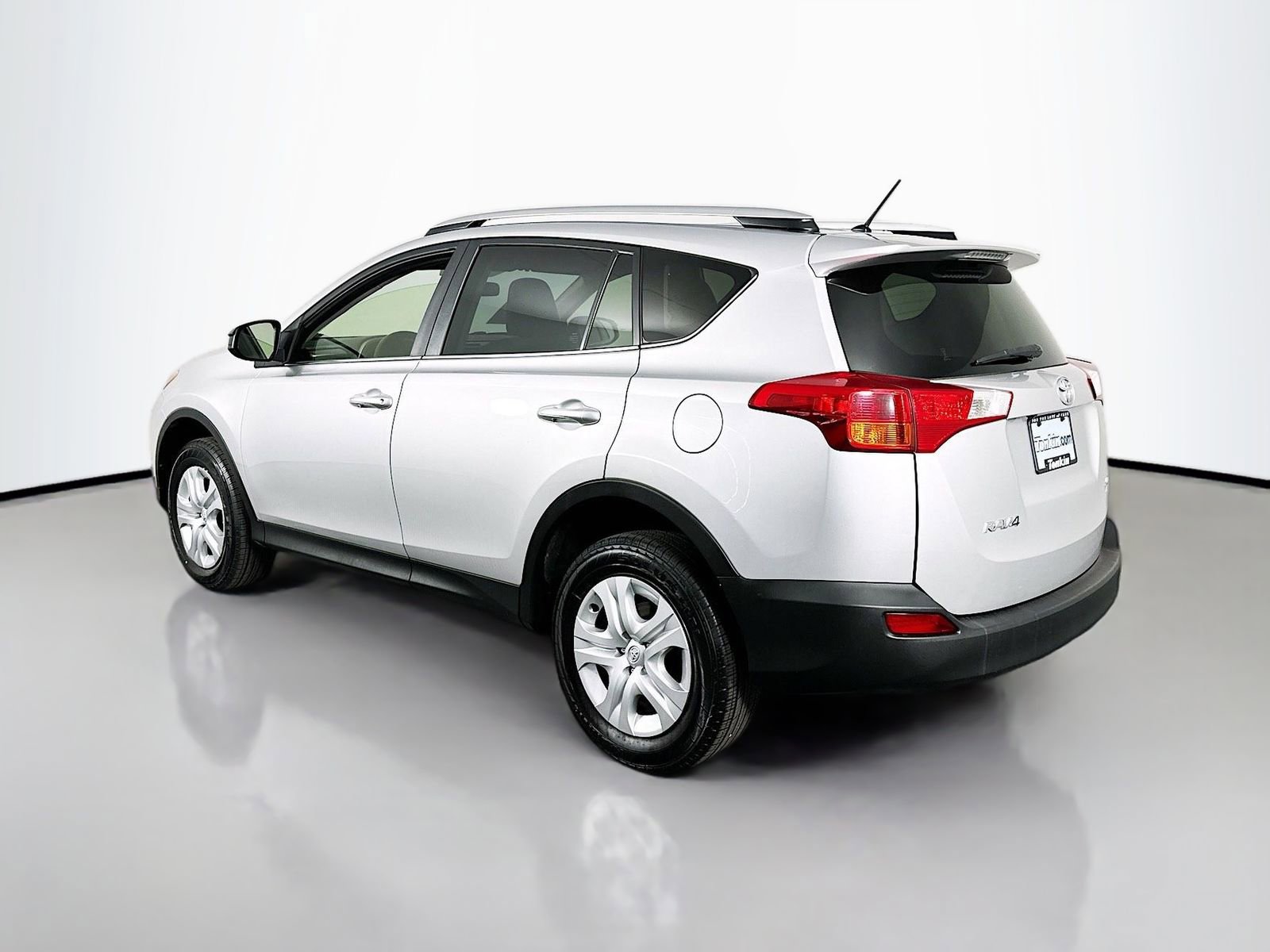 Used 2014 Toyota RAV4 LE AWD/4WD image 5