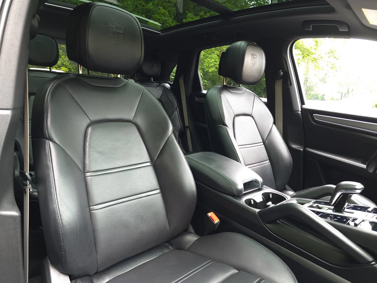 Used 2023 Porsche Cayenne Platinum Edition AWD/4WD image 20