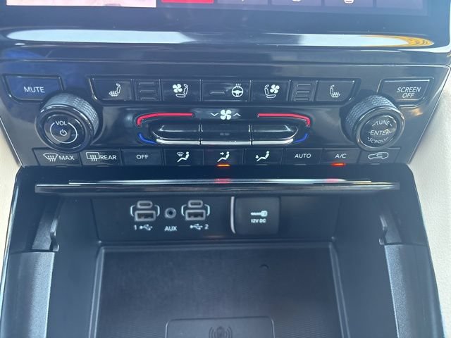 Used 2023 Jeep Grand Cherokee Limited w/ Luxury Tech Group II AWD/4WD image 8
