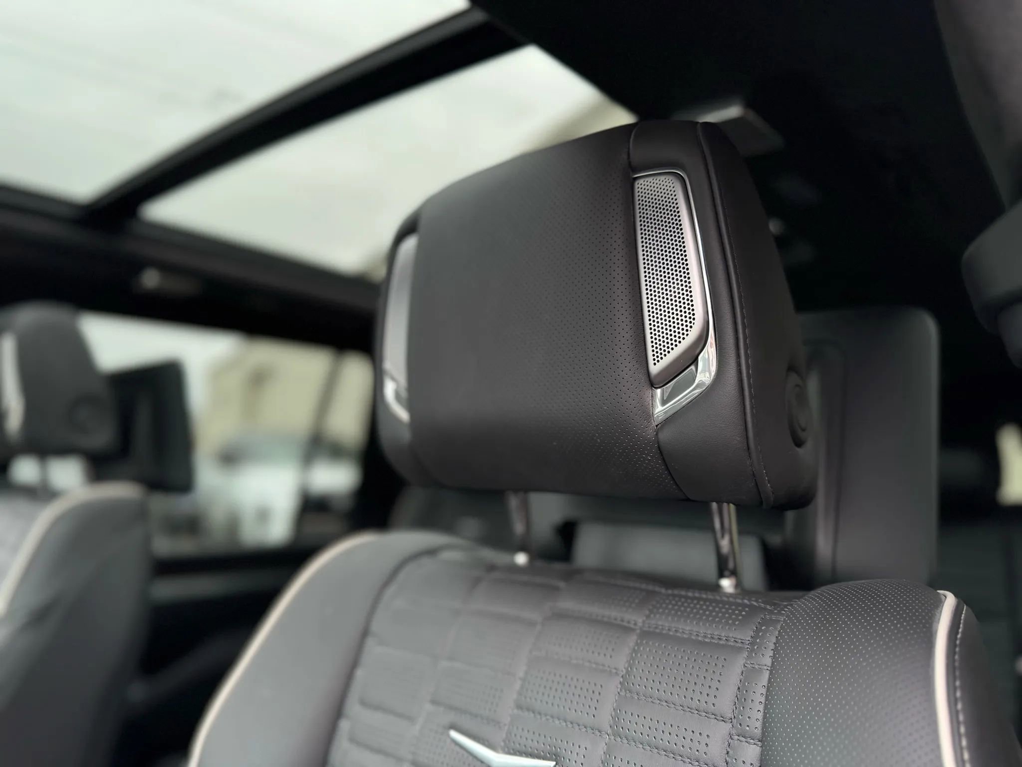 Used 2025 Cadillac Escalade ESV Sport Platinum w/ LPO, Floor Liner Package AWD/4WD image 19