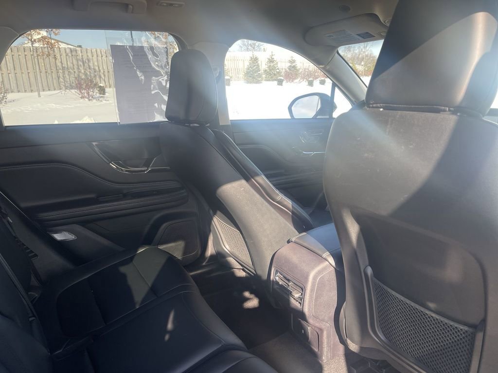 Used 2023 Lincoln Corsair AWD image 28
