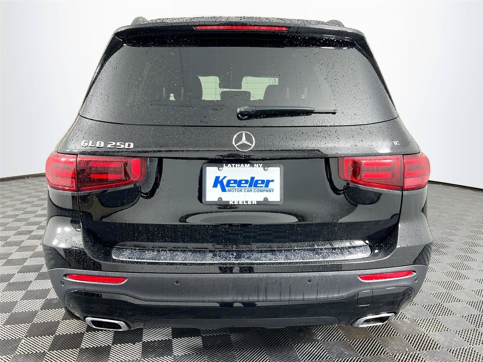 Certified 2026 Mercedes-Benz GLB 250 4MATIC image 5
