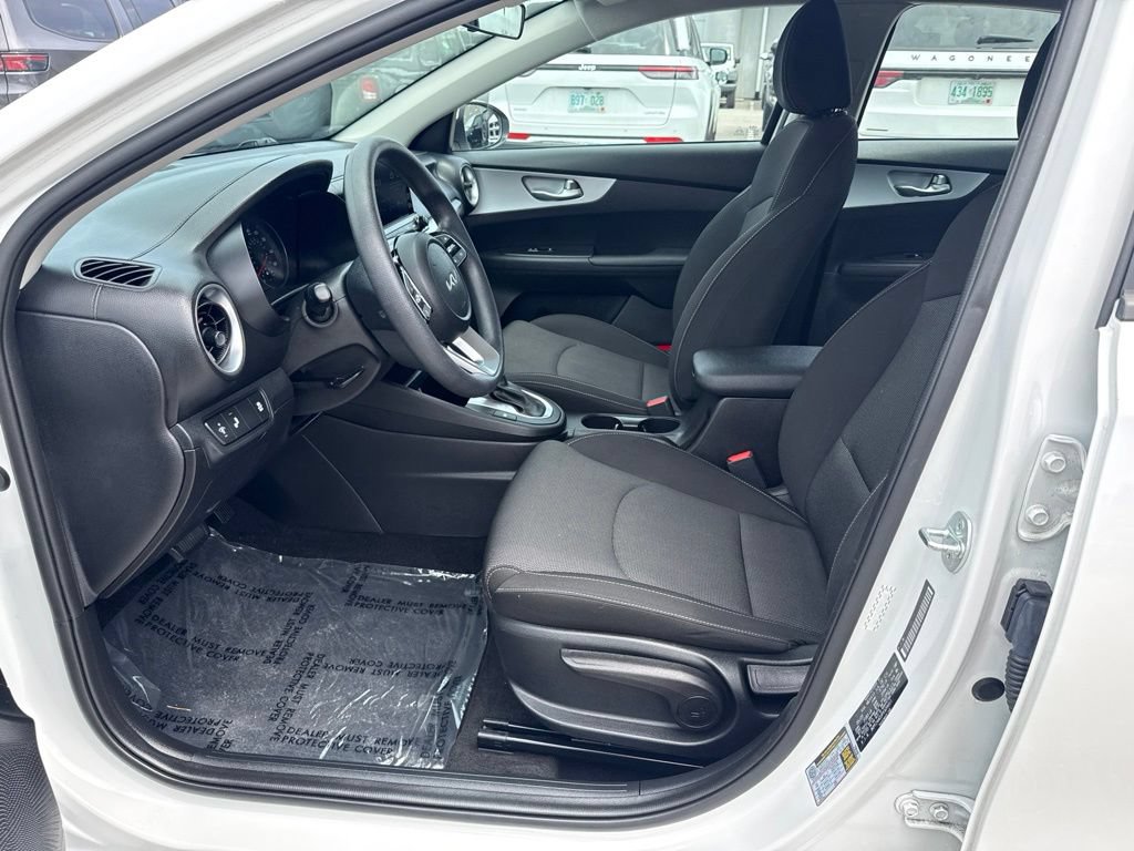 Used 2023 Kia Forte LXS w/ LXS Technology Package FWD image 15