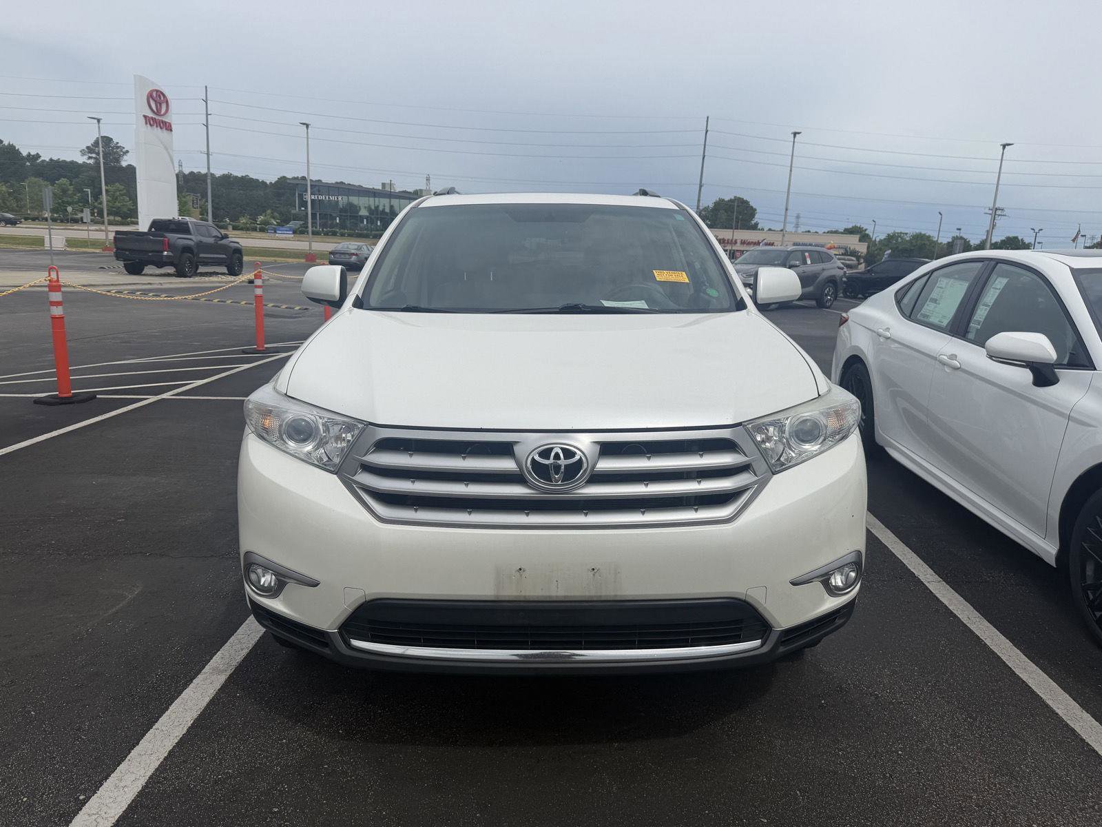 Used 2013 Toyota Highlander Limited FWD image 2