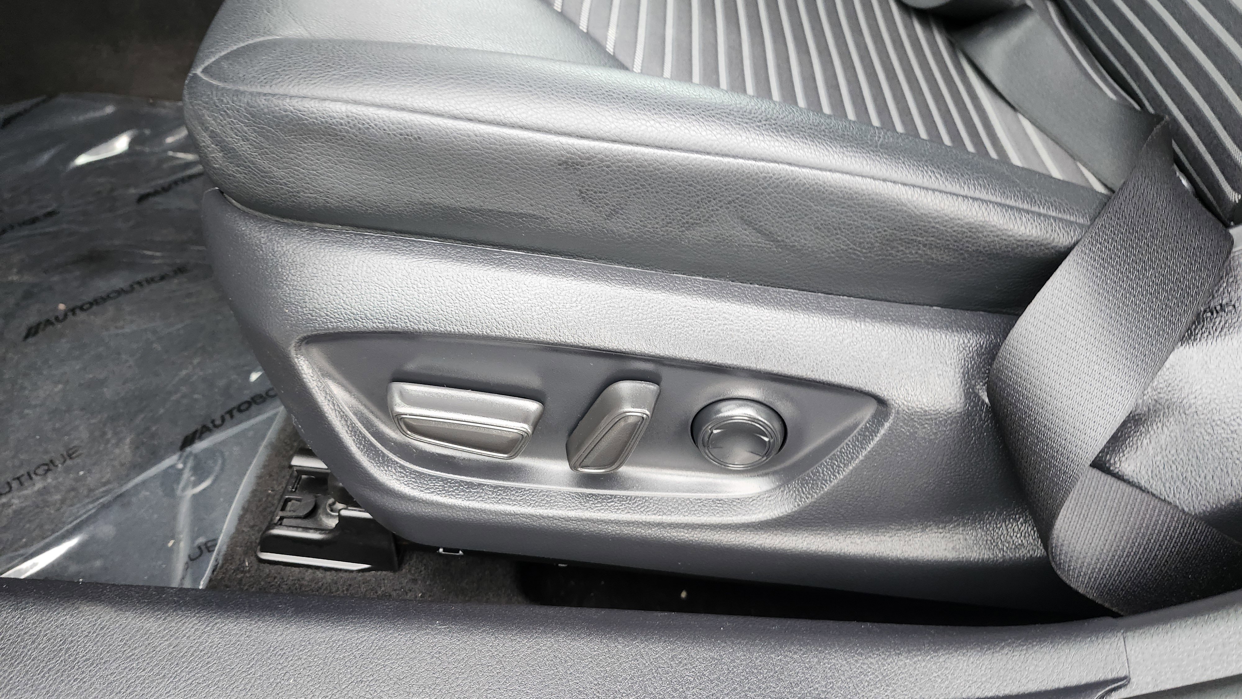 Used 2023 Toyota Camry SE image 25