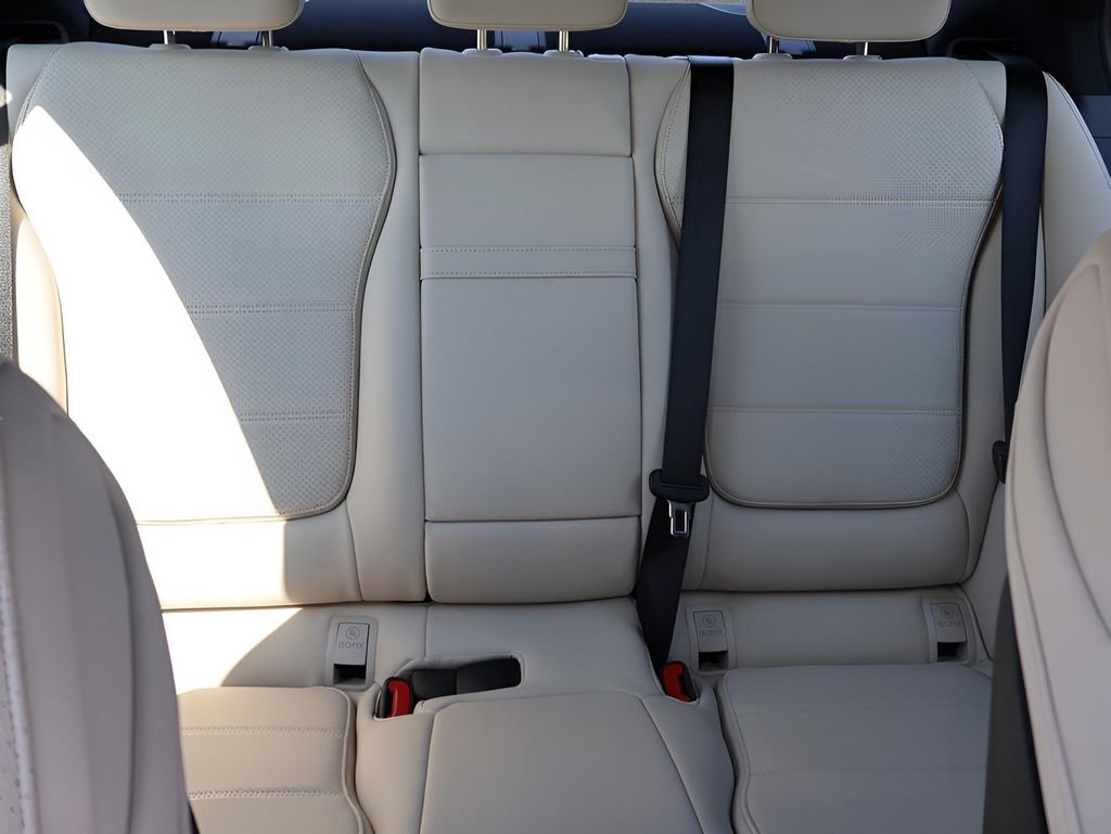 Certified 2025 Mercedes-Benz C 300 4MATIC Sedan image 12