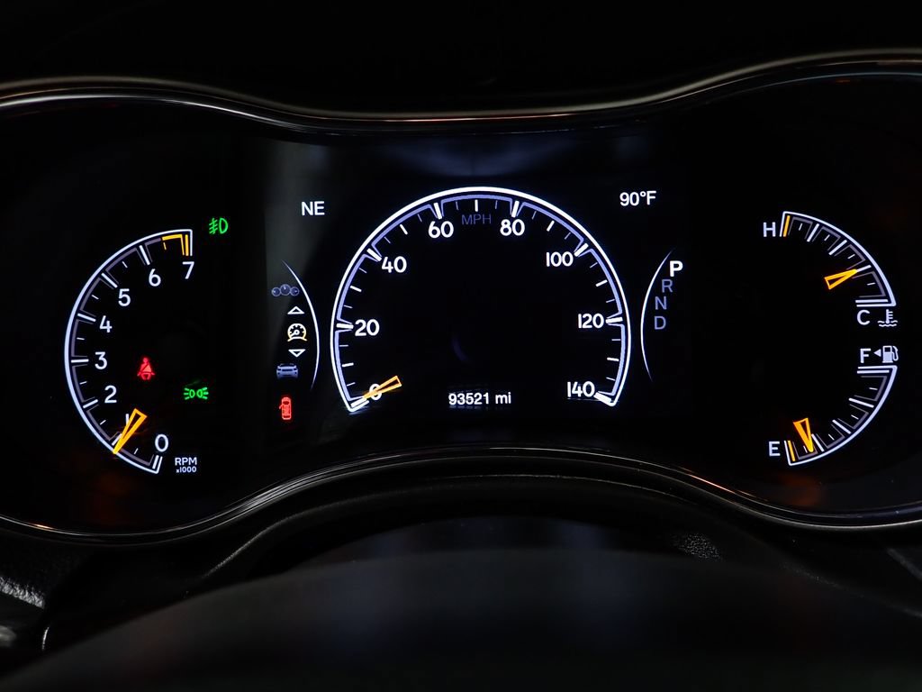 Used 2019 Jeep Grand Cherokee Altitude AWD/4WD image 24
