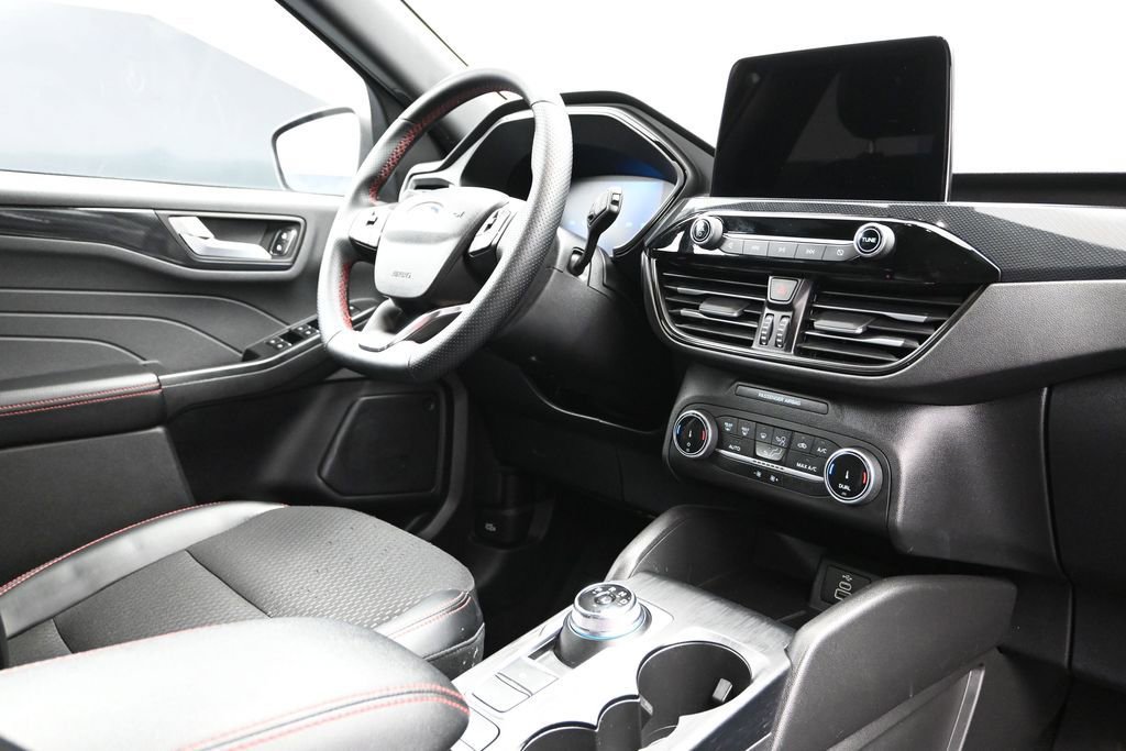 Used 2025 Ford Escape ST-Line AWD/4WD image 12
