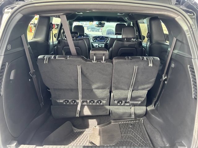 Used 2026 Chrysler Pacifica Select w/ S Appearance Package AWD/4WD image 32
